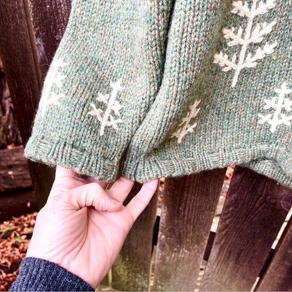 Eddie Bauer Green Wool Fair Isle Embroidery Chunky Knit V-Neck Sweater Sz L - Picture 10 of 15